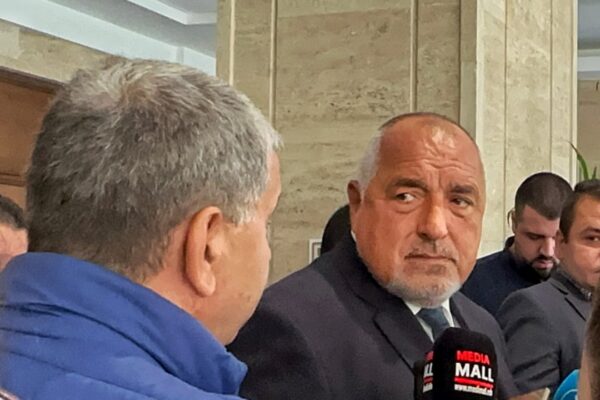 Журналист от MEDIAMALL към Бойко Борисов: Стояли сте потен пред мен. Той: Да, така е (ВИДЕО)