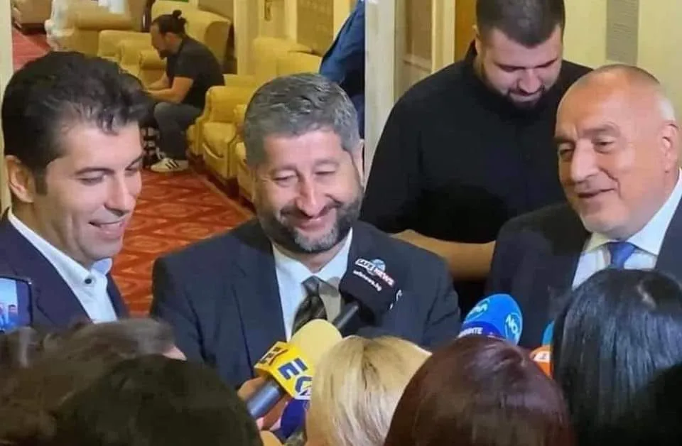 Сайт, хвалещ сглобката, нарече протестиращите "въглищарска сган"