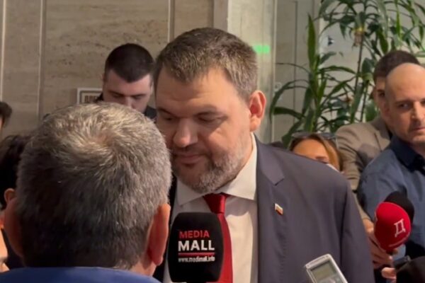 Пеевски определи "Възраждане" за заплаха на националната сигурност