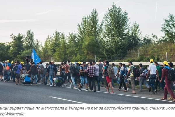 Правителството е подписало за "неограничен" брой бежанци
