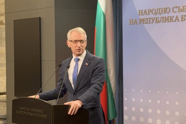 Денков отпада за визитата в САЩ