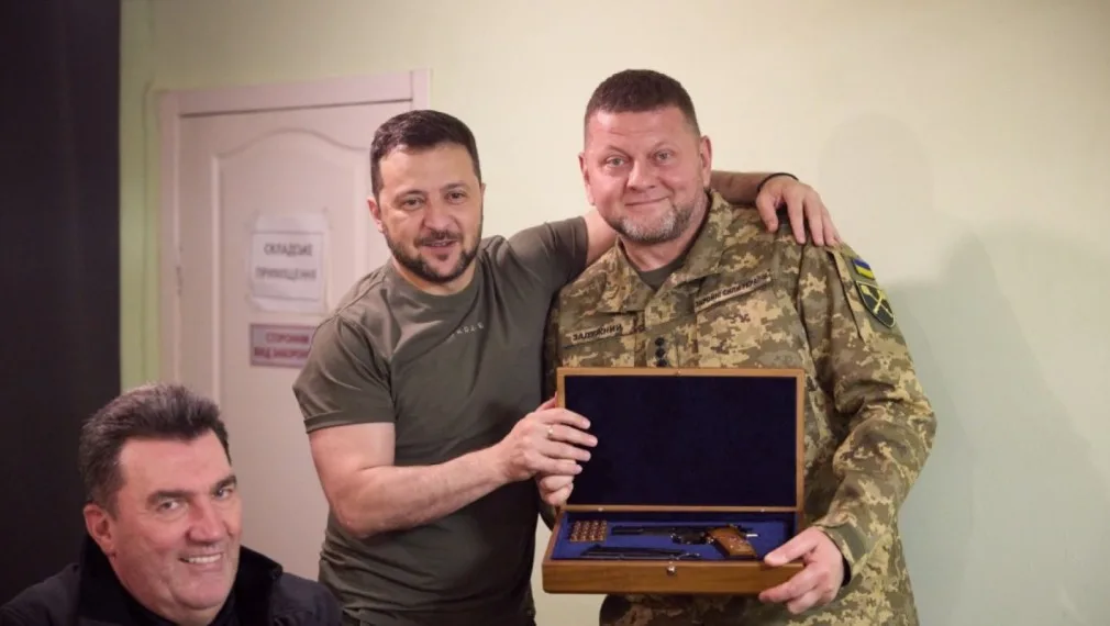 Натиснаха Зеленски за уволнението на Залужни
