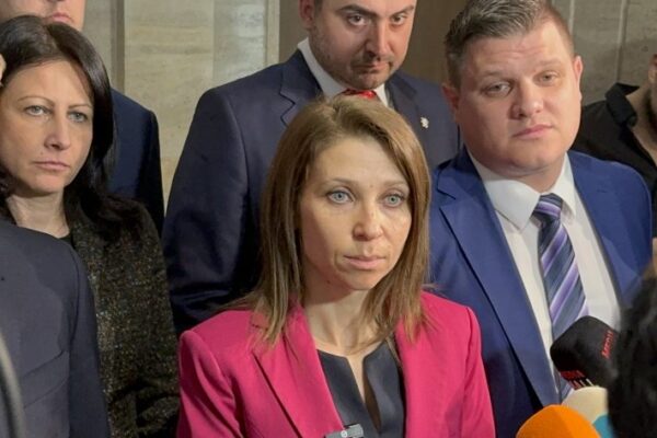 На “Възраждане” отново им се привидяха корупционни схеми, но и те не знаят как ще се случат (ВИДЕО)