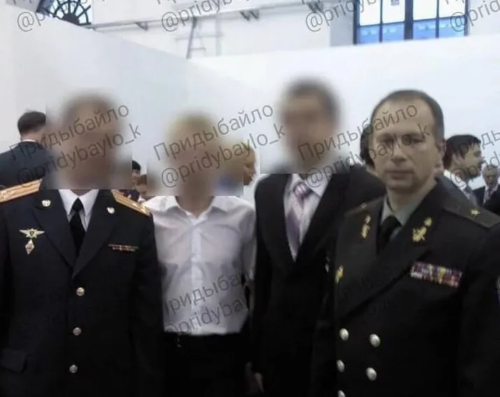 Вижте как шефът на Въоръжените сили на Украйна се прегръща с руски генерали