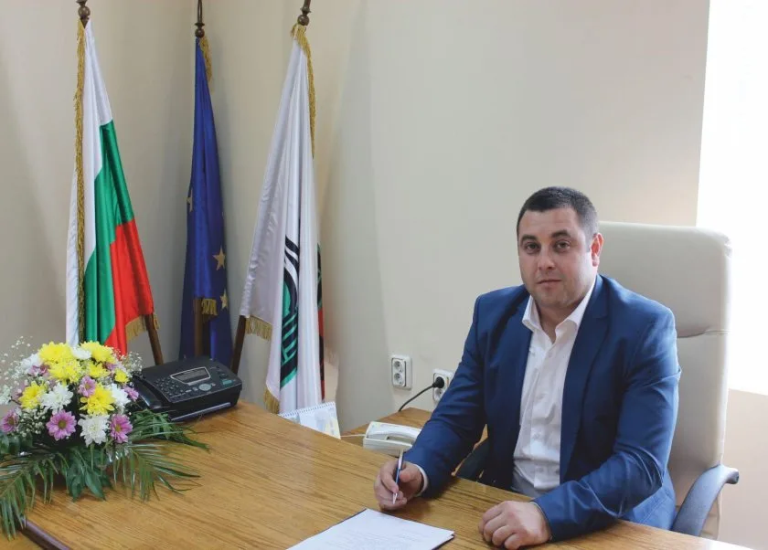 Кметът на Омуртаг и баща му са обвинени за ОПГ