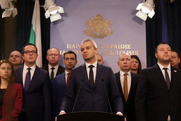 Корупционен скандал е напът да разтресе ПП „Възраждане“