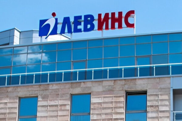 В "Лев Инс" нахлуха спецчасти