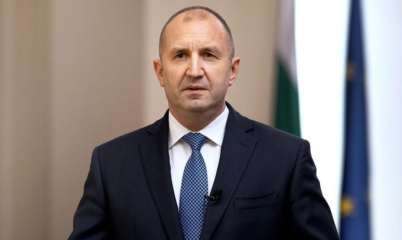 Румен Радев: Това, че имаш мнозинство, не ти дава право да газиш Конституцията