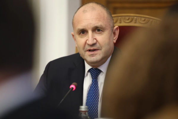 Президентът започва консултации с партиите