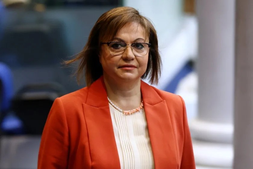Пред медии Корнелия Нинова заяви, че за първи път президентът не връчва третия мандат на БСП