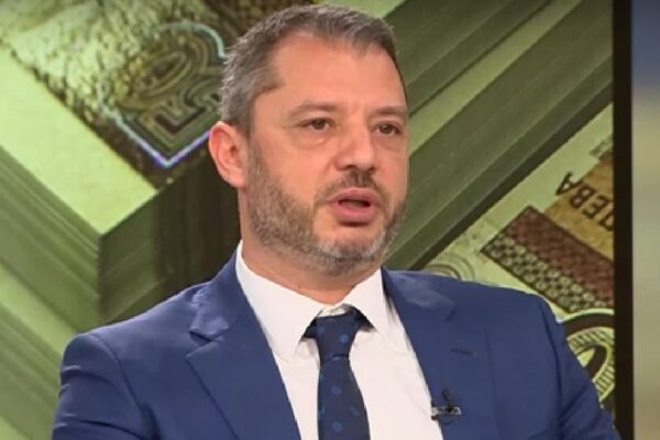 Добрев: Пречката за преговорите е един министър Тагарев