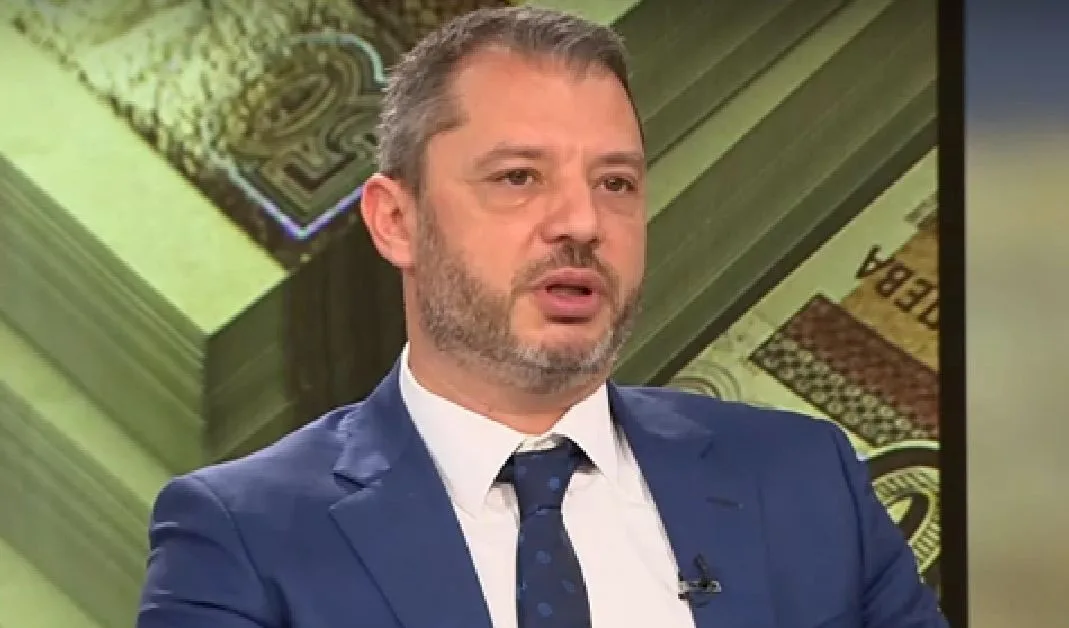 Добрев: Пречката за преговорите е един министър Тагарев