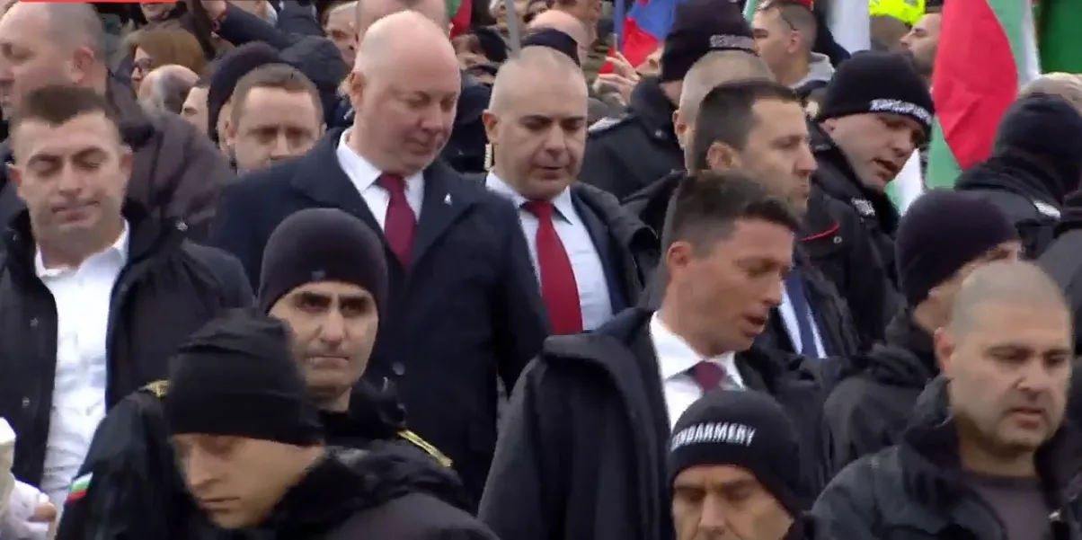 На Шипка става страшно! Народът си връща държавата!