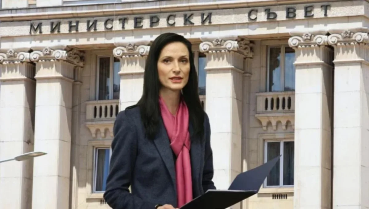 Циркът продължава утре с извънредно заседание на парламента