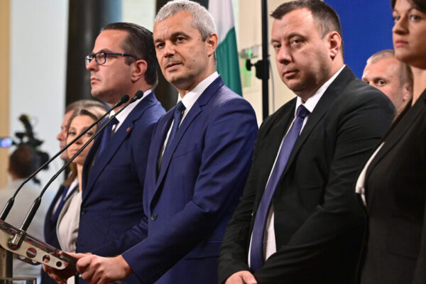 Възраждане внесе предложение за спиране на 1,2 милиарда евро гаранция за Украйна