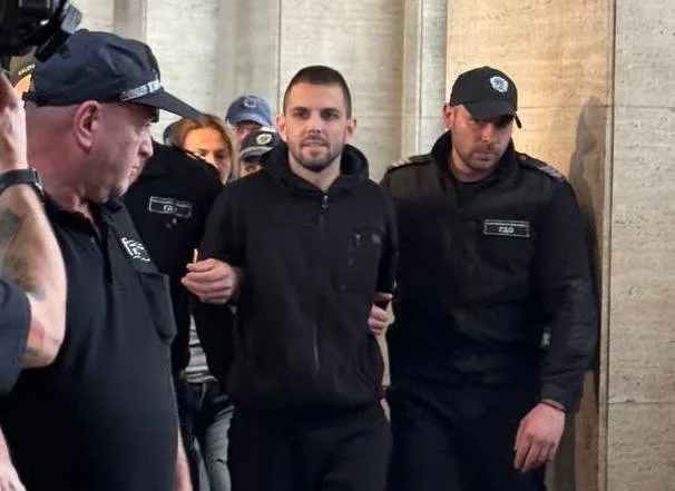 Петя Банкова и Стефан Димитров влязоха в заседателната зала (ВИДЕО)