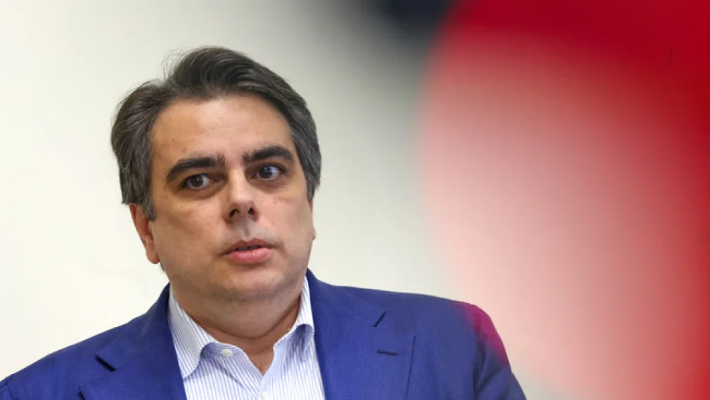 Главата на мащабната схема за контрабанда и пране на пари е в Министерството на финансите