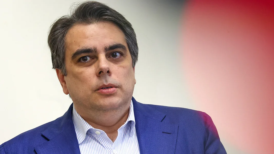 Обвинените за контрабанда Димитрови са влизали и във финансовото министерство за срещи с Асен Василев