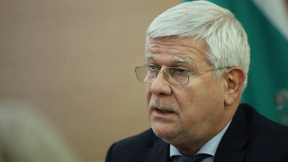 Министърът на земеделието Кирил Вътев е подал оставка, все още няма посочени мотиви