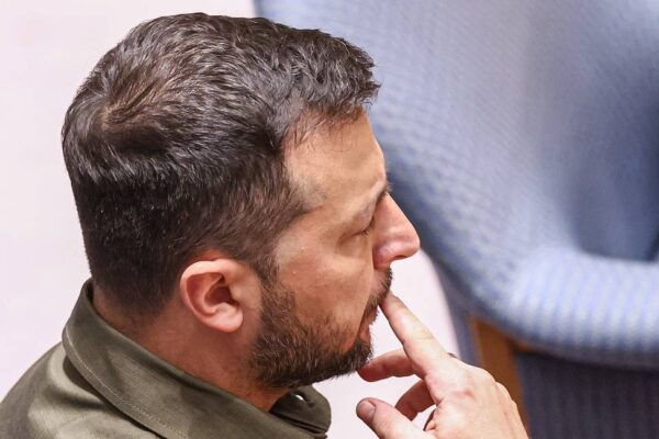 Зеленски призна за напредването на руските войски и поиска помощ от Запада