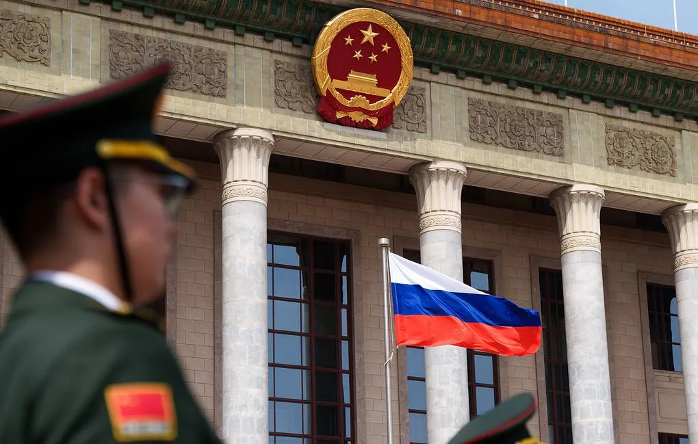 Китай скочи срещу санкциите на САЩ за връзките му с Русия