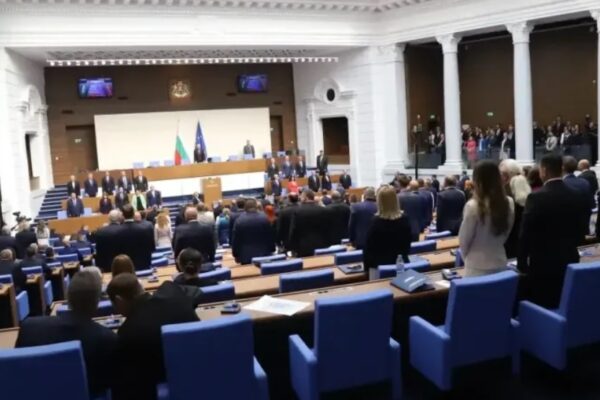 Депутатите щяха да изпукат от глад, ако им се плащаше за свършена работа