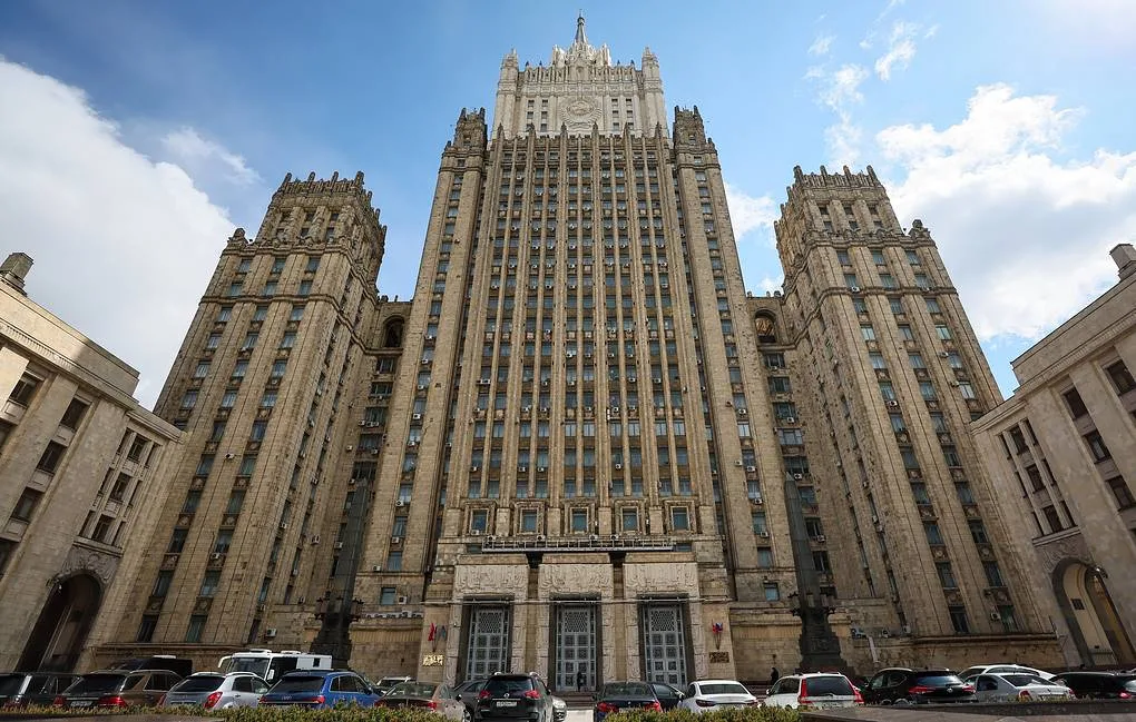 Дипломат: САЩ все още не искат да нормализират работата на посолствата