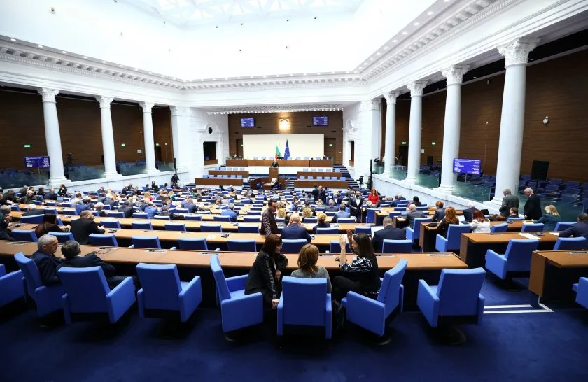 Днес депутатите ще изслушат министрите на финансите и енергетиката