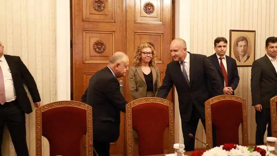 Днес приключват политическите консултации при президента