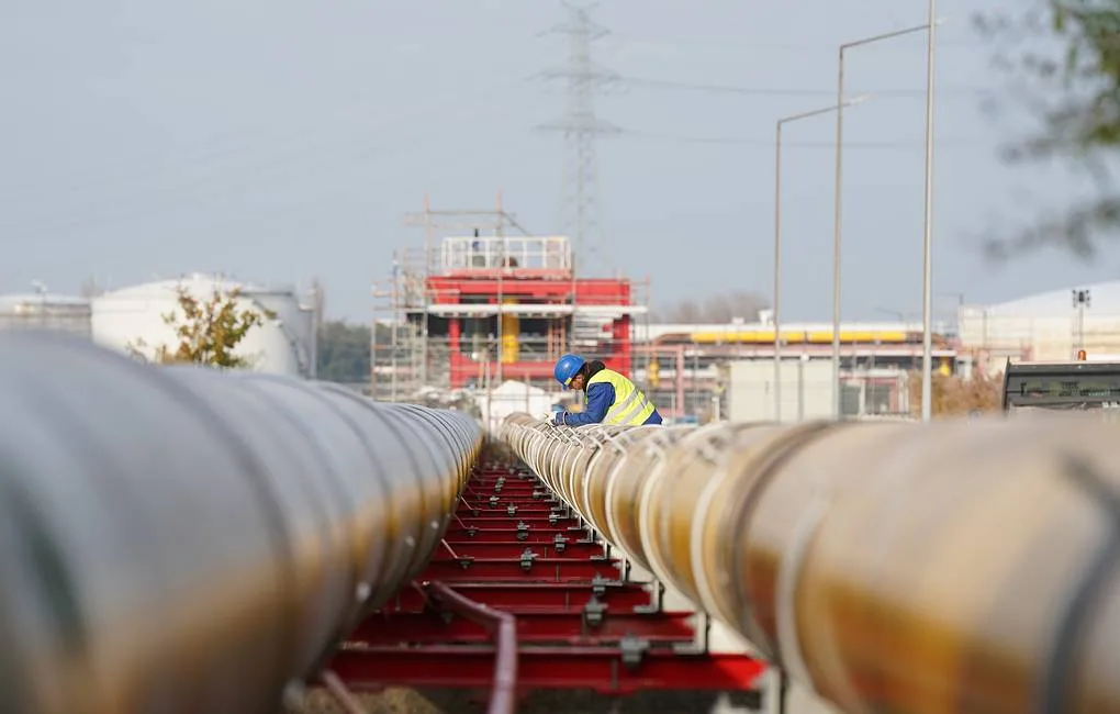Доставките на Газпром газ за Европа през Украйна достигат 42,4 милиона кубически метра на ден