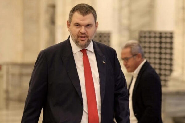 Пеевски настоява: Изпратете Главчев на срещата на НАТО, за да не се превърне в трибуна за проруска пропаганда на Радев!