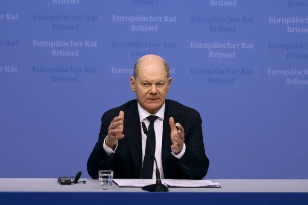 Шолц: НАТО няма да бъде част от конфликта в Украйна и няма да премине тази граница