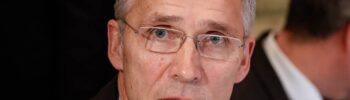Столтенберг: НАТО провежда консултации за поставяне на ядрени оръжия в бойна готовност