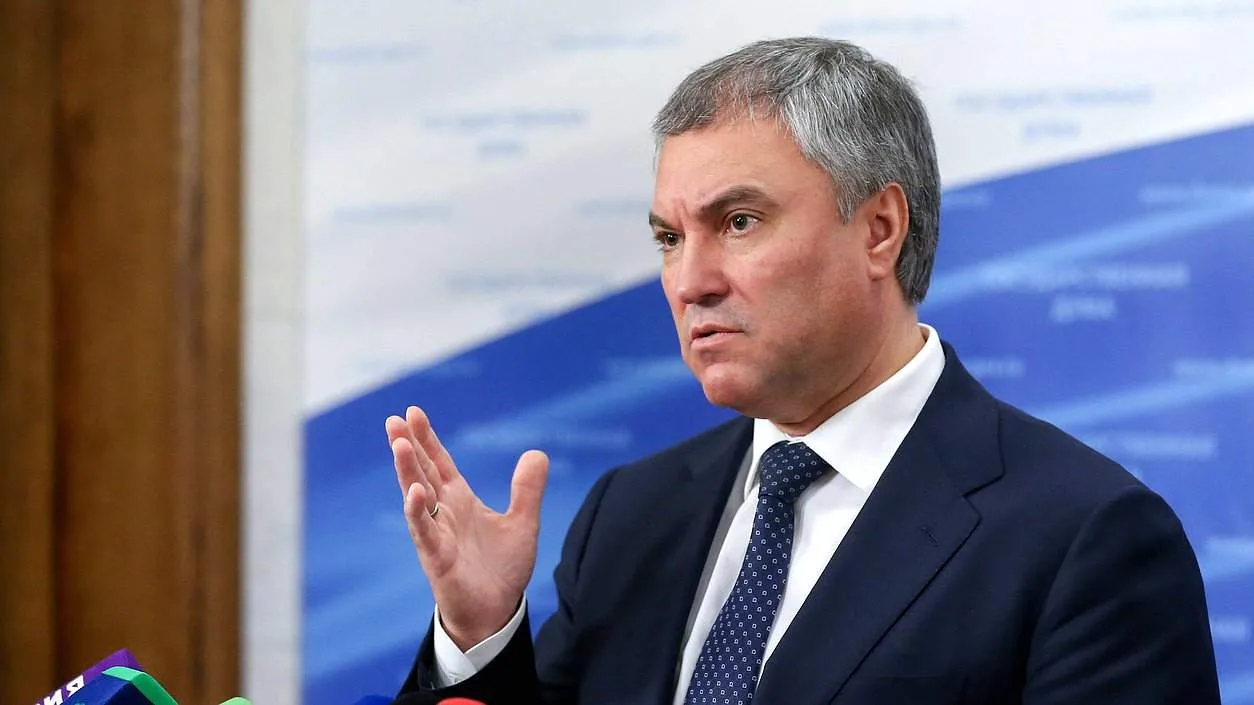 Володин: Макрон и Шолц отчаяно се борят да задържат властта