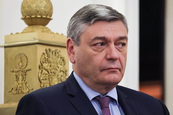 Дипломат: Киев трябва да заеме реалистична позиция за преговори с Русия