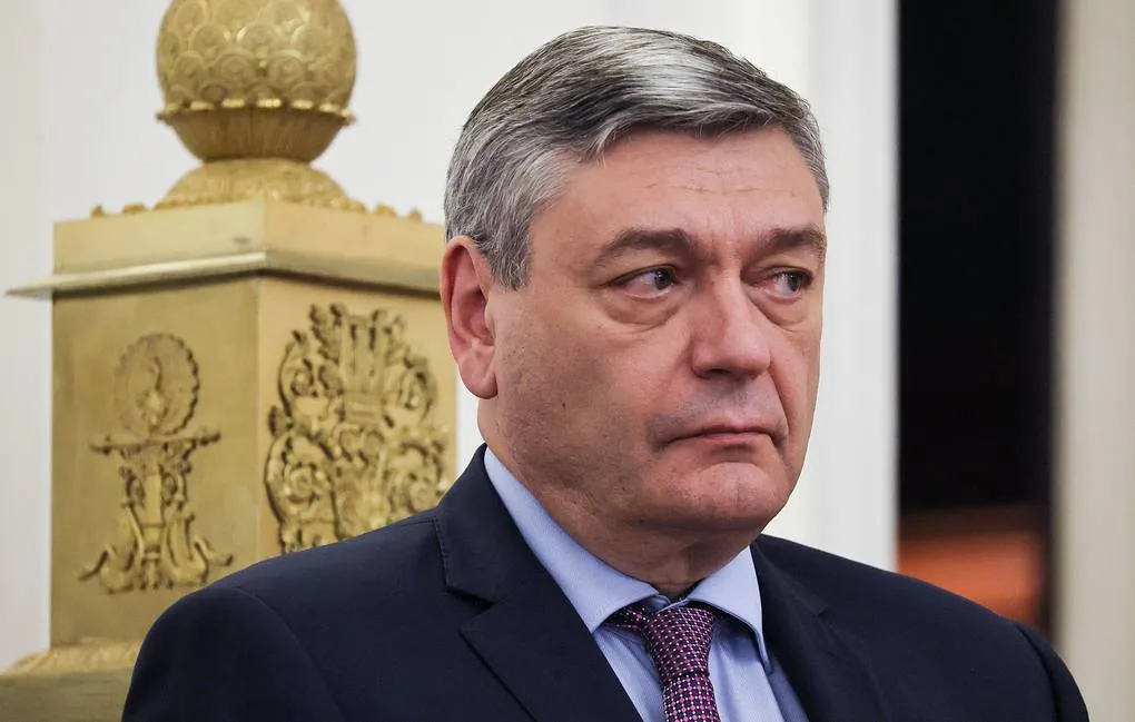 Дипломат: Киев трябва да заеме реалистична позиция за преговори с Русия