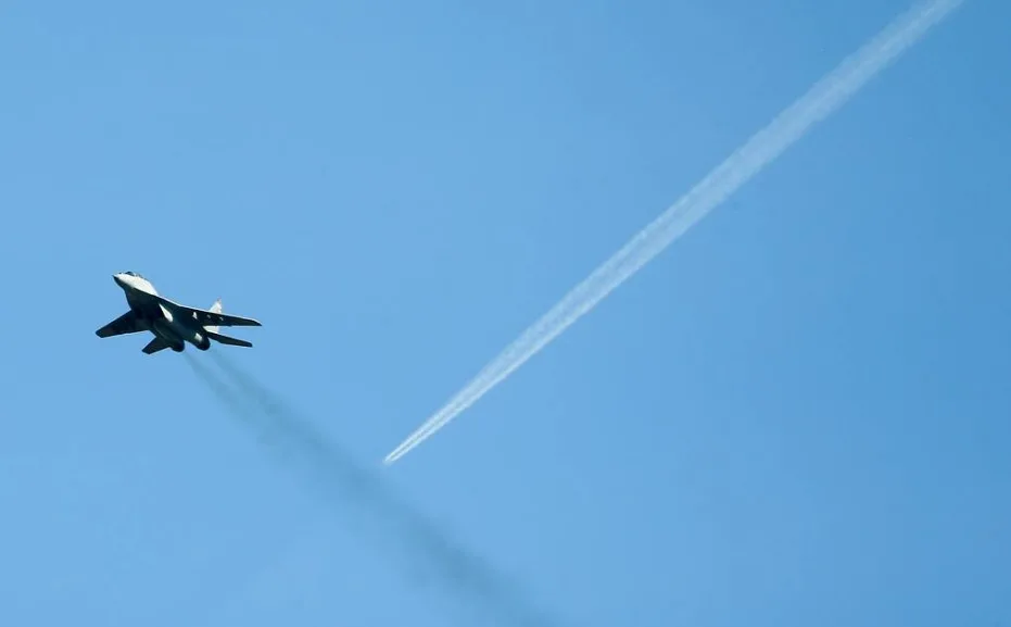 Изтребители МиГ-29 и МиГ-31 попречиха на бомбардировачи B-52N на ВВС на САЩ да нарушат държавната граница на Русия