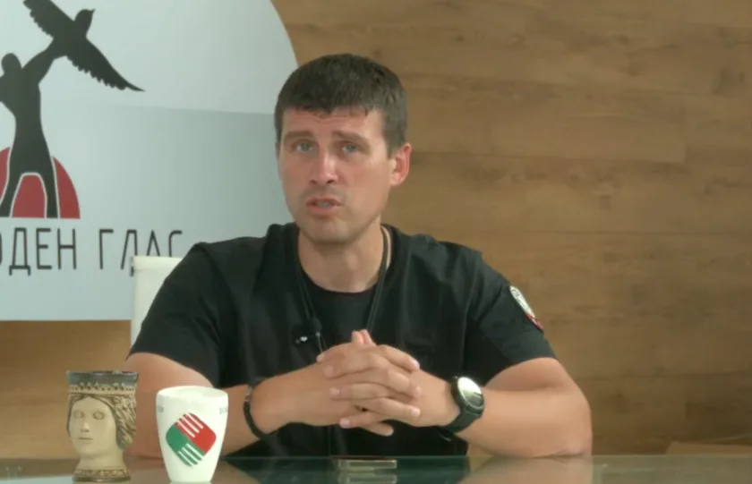 НА ЖИВО: Ивелин Михайлов разяснява как се купуват депутати