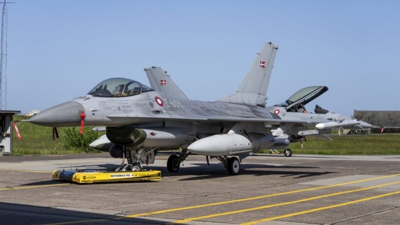 Складове с F-16 може да са били ударени в Ивано-Франковск