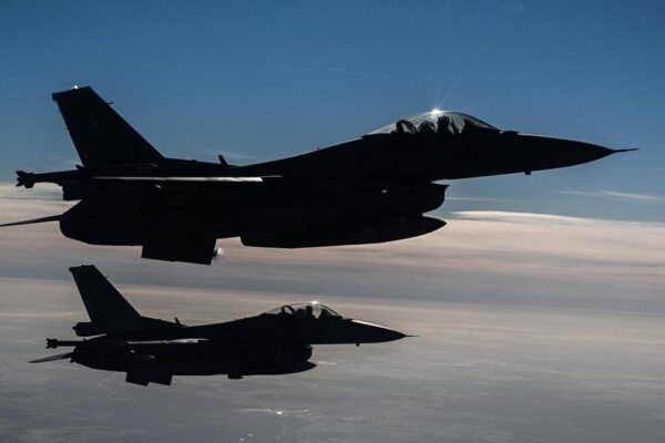 Украйна получи първите изтребители F-16 от НАТО