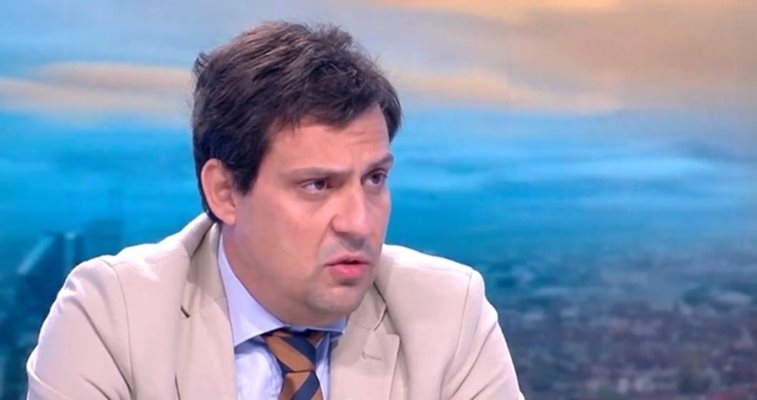 Възможно е ново поевтиняване на горивата