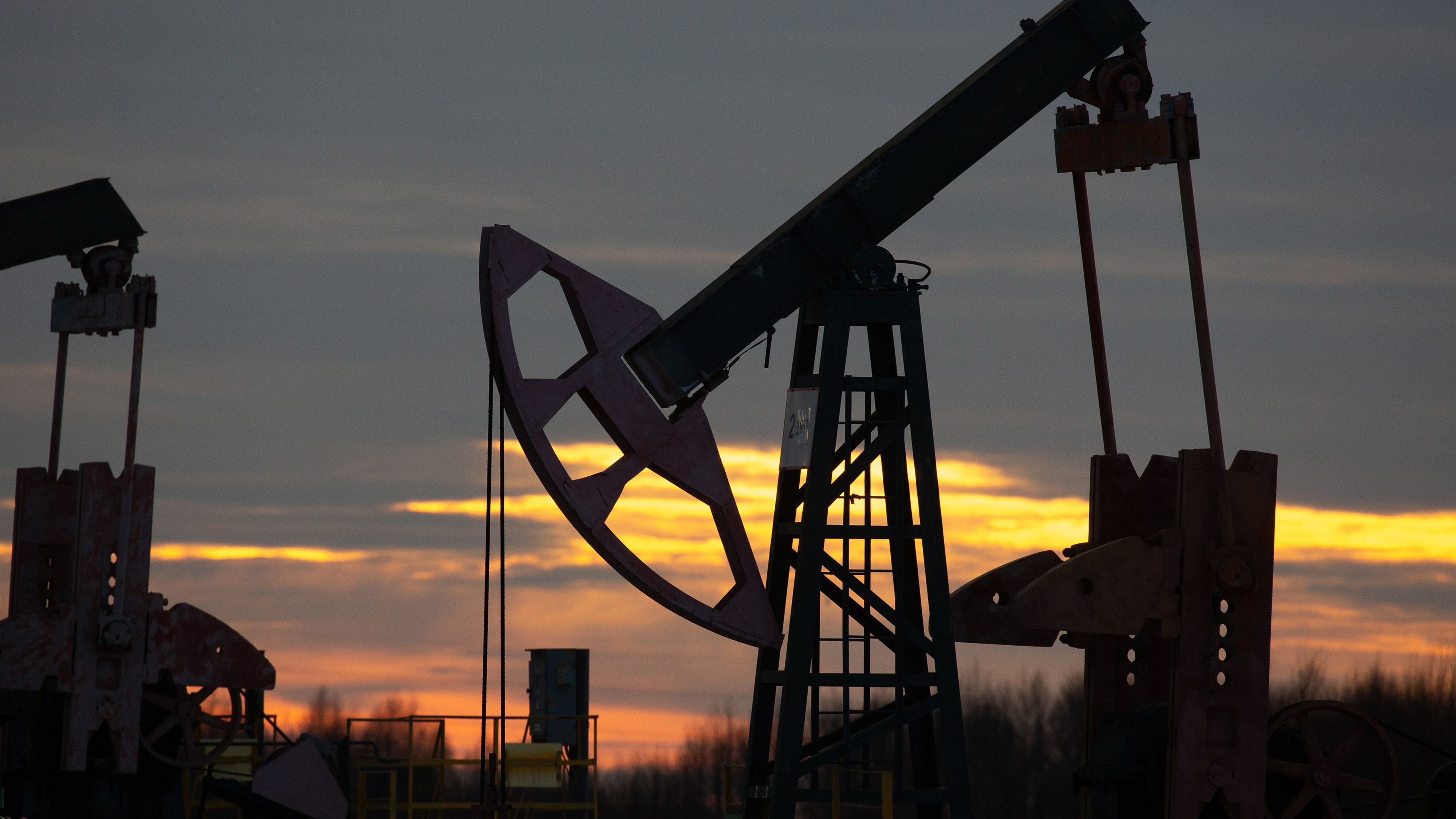 Цената на петрола Brent надхвърли 75 долара за барел за първи път от началото на септември