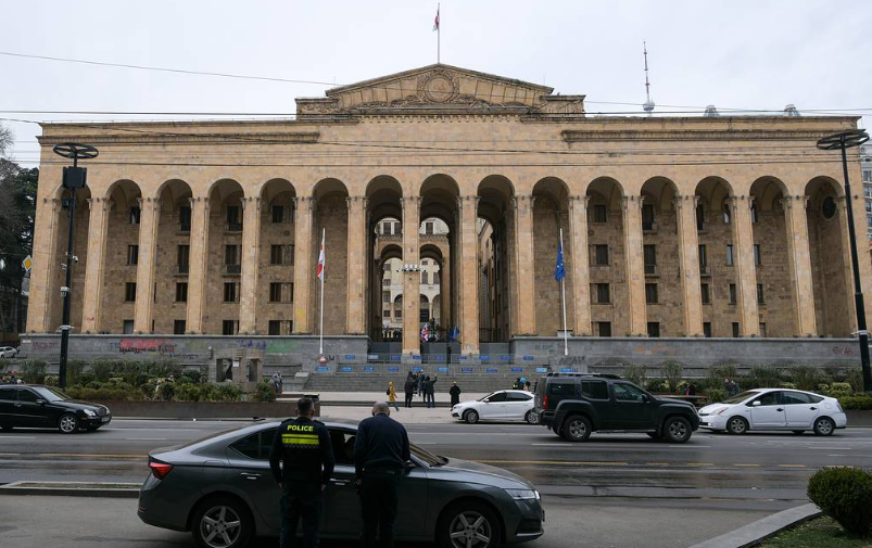 Грузинският парламент прие закон за забрана на ЛГБТ пропагандата и смяната на пола