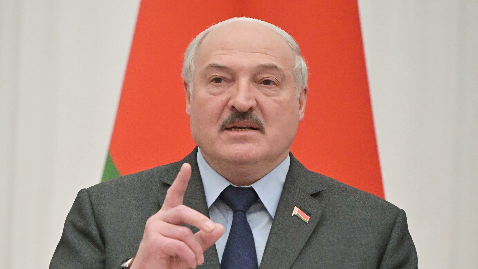 Лукашенко помилва 37 осъдени "екстремисти"