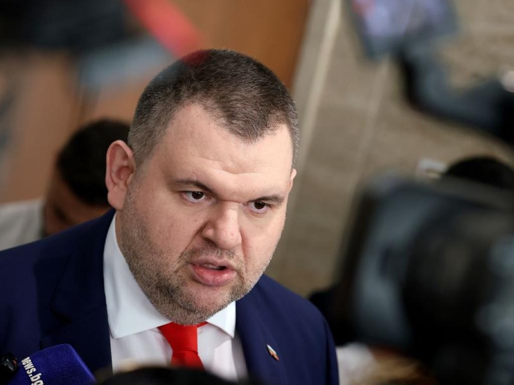 Пеевски призова Николоски да бъде обявен за персона нон грата