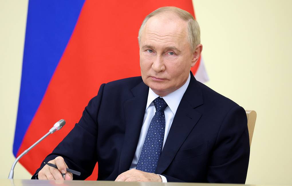 Руският президент Путин пристига в столицата на Република Тива Кизил