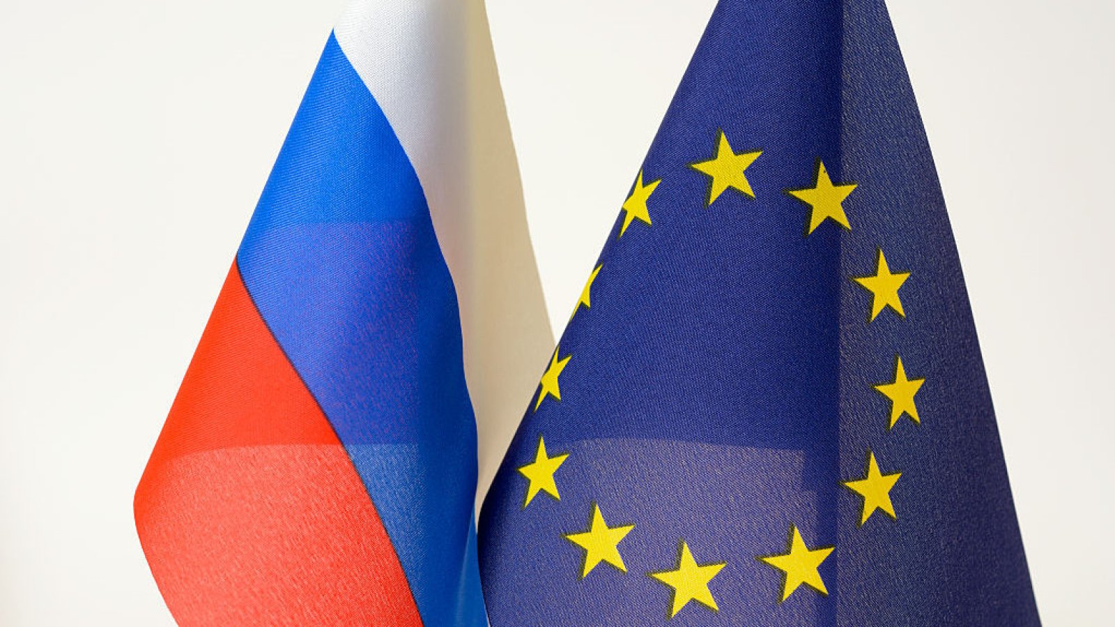 Италиано-руската търговска камара предупреждава: Санкциите срещу Русия удрят малките европейски износители