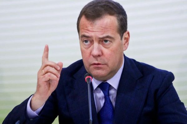 Медведев постави под въпрос изказванията на Тръмп за "удари срещу Москва"