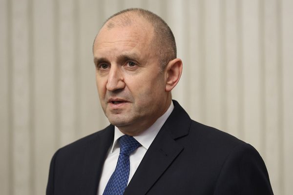 Румен Радев: Обявяването на изборните резултати повдига въпроси за честността на вота