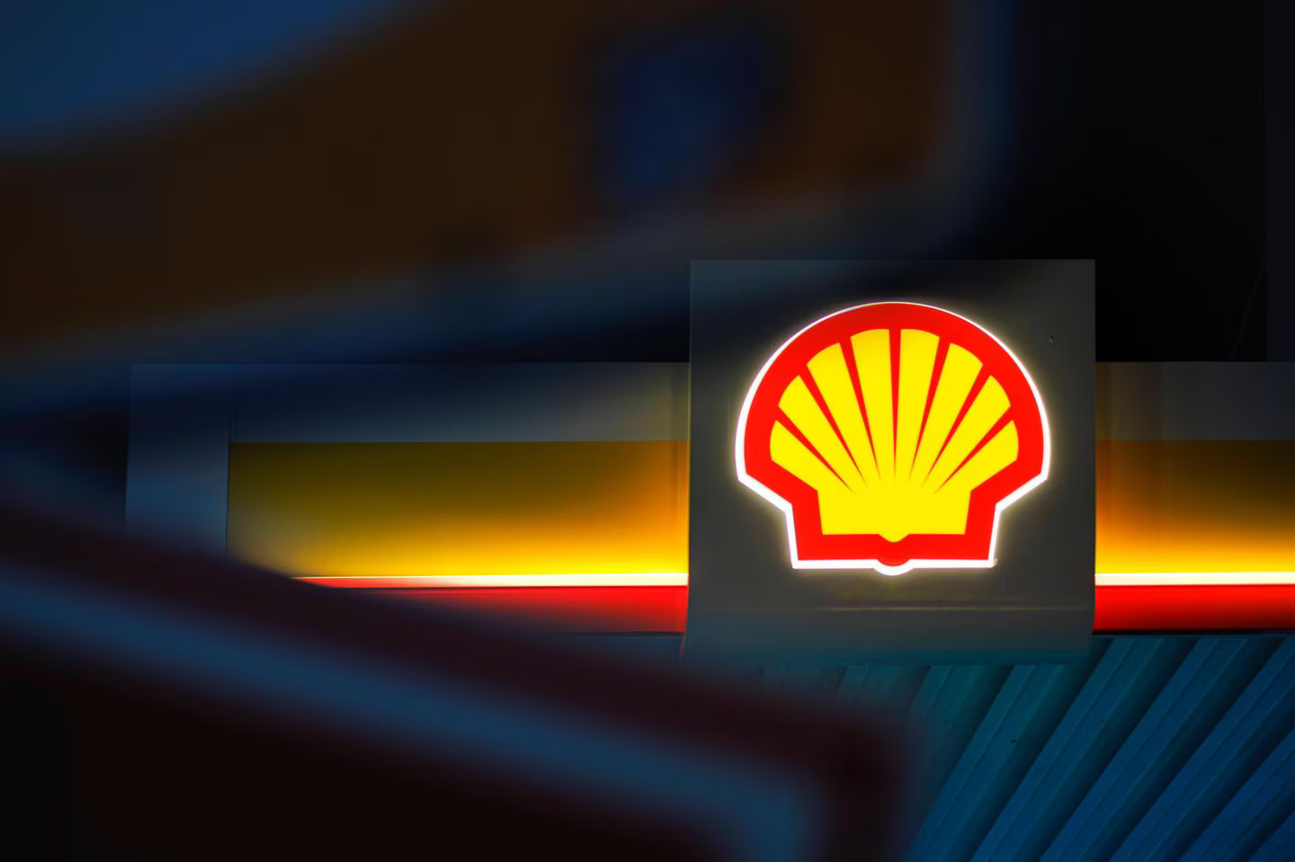 Shell и Сингапур предприеха координирани мерки за овладяване на разлив на петрол